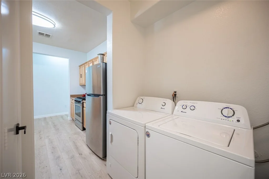 800 Peachy Canyon, Las Vegas, NV 89144