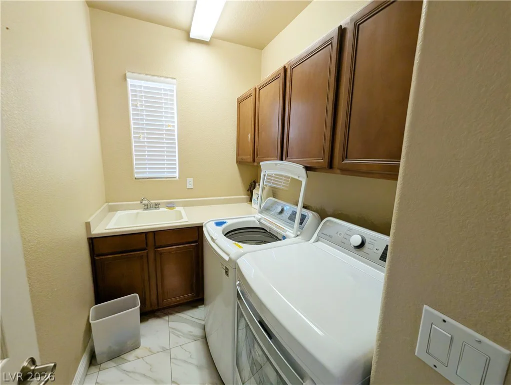 2429 Granada Bluff, Las Vegas, NV 89135