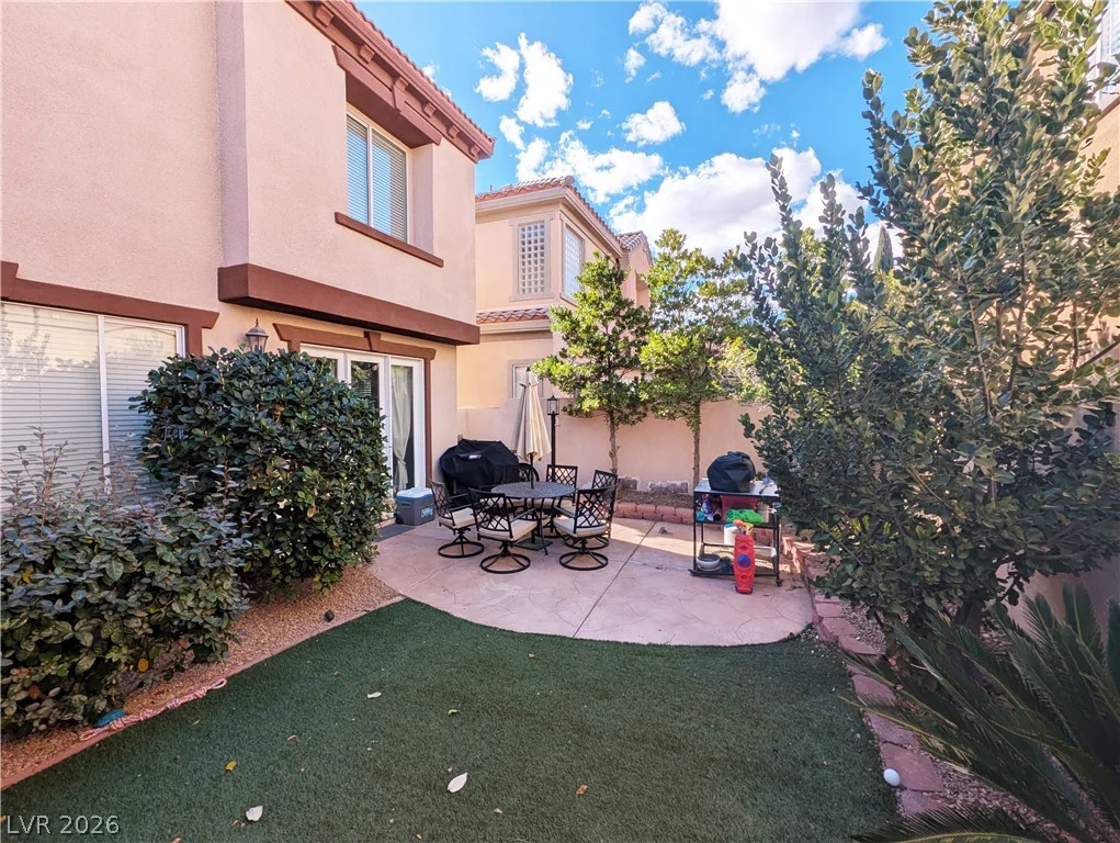 2429 Granada Bluff, Las Vegas, NV 89135