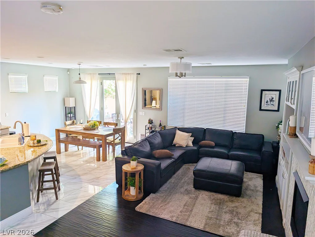 2429 Granada Bluff, Las Vegas, NV 89135