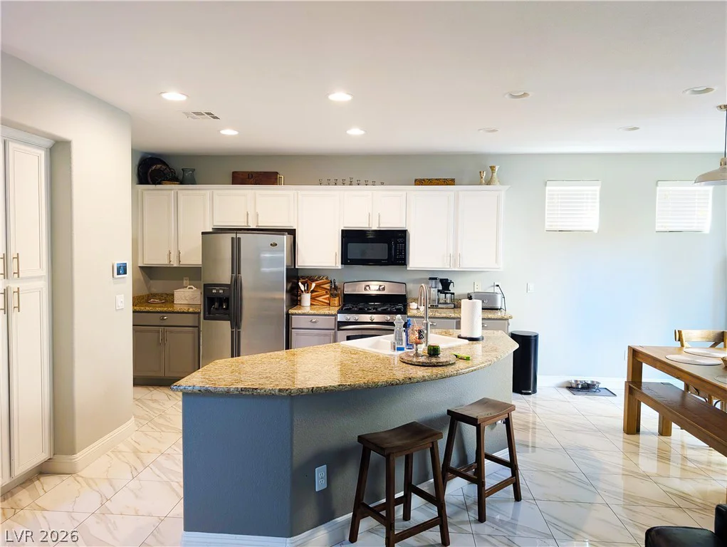 2429 Granada Bluff, Las Vegas, NV 89135
