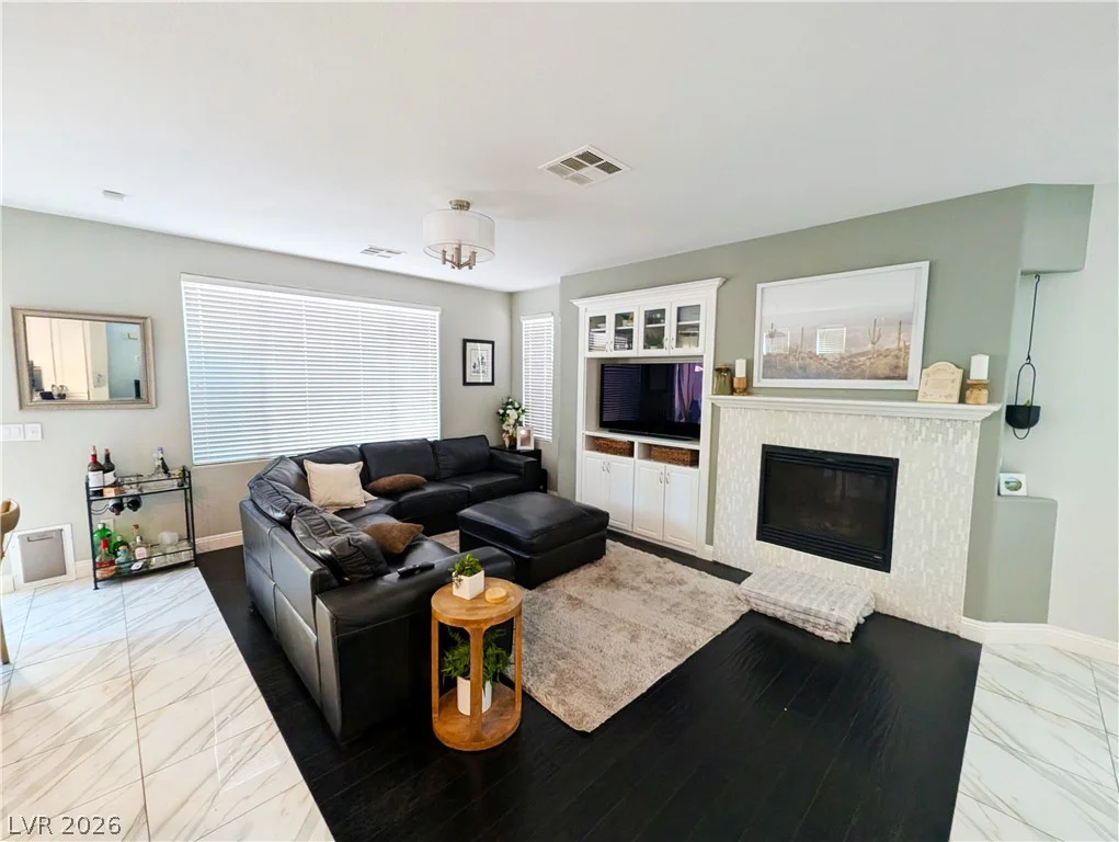 2429 Granada Bluff, Las Vegas, NV 89135