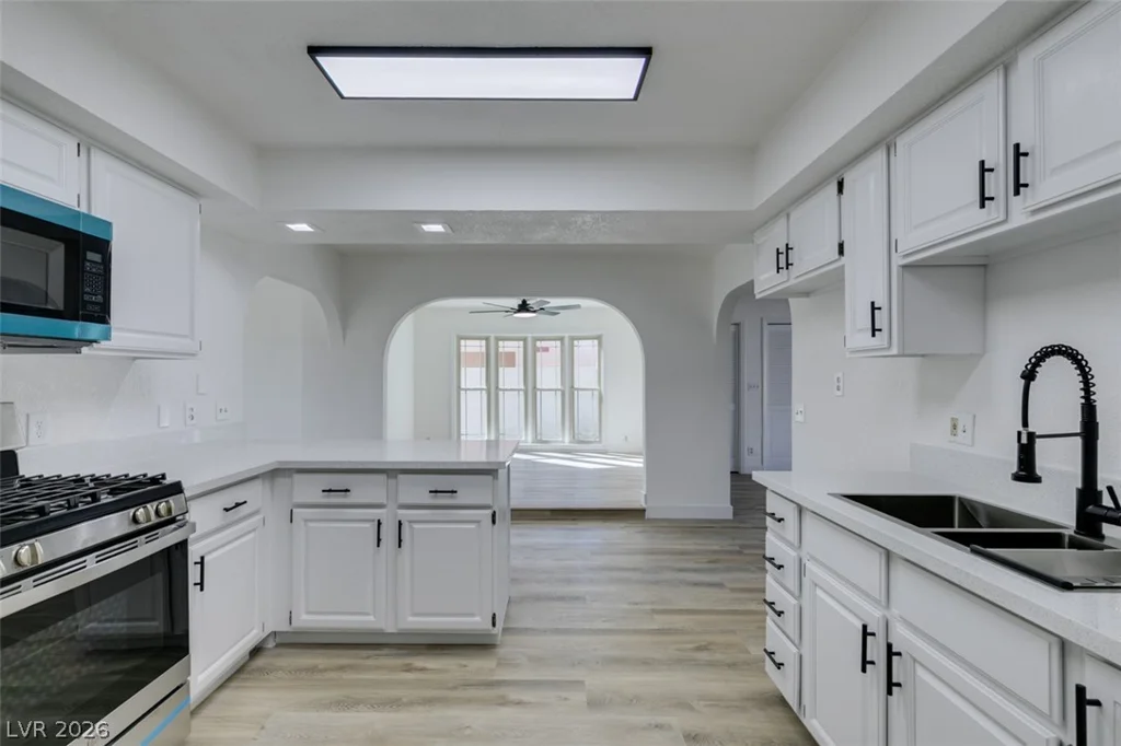 1112 Cold Stream, Las Vegas, NV 89110