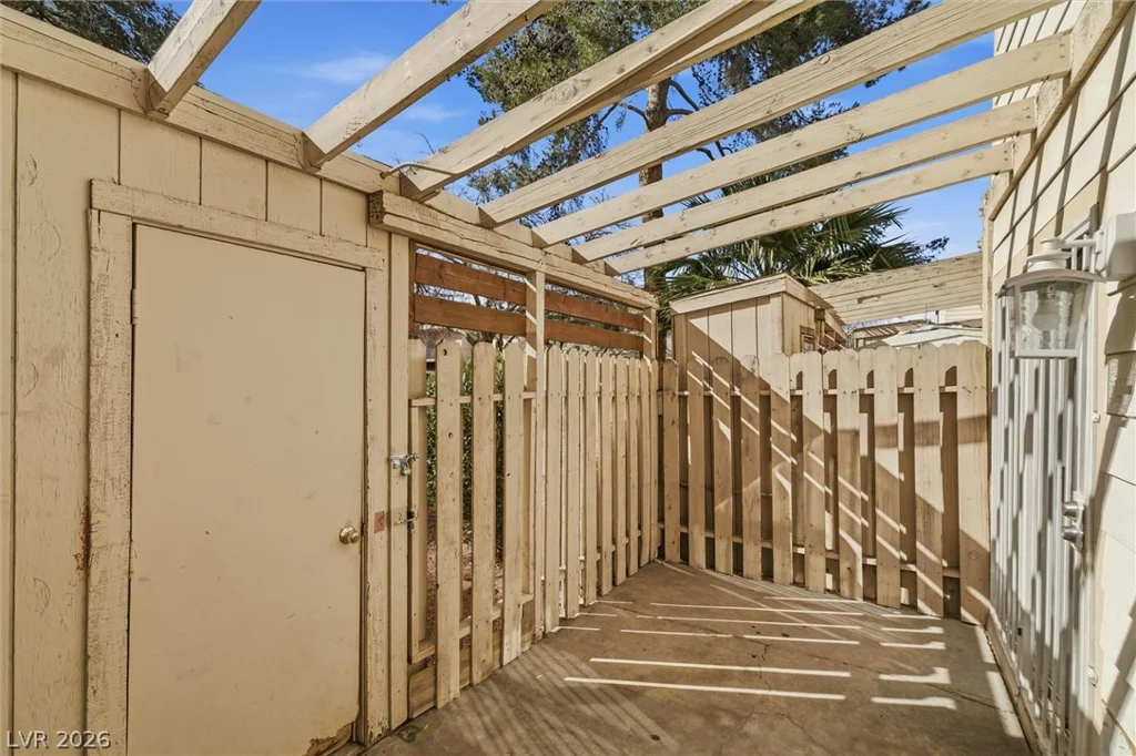 4770 Topaz, Las Vegas, NV 89121