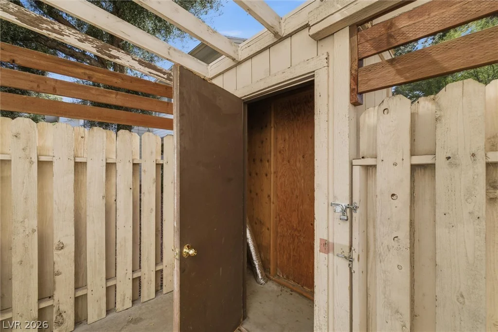 4770 Topaz, Las Vegas, NV 89121