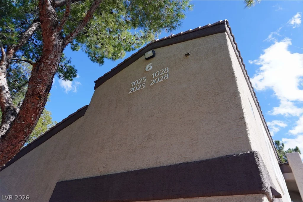 5250 Rainbow, Las Vegas, NV 89118