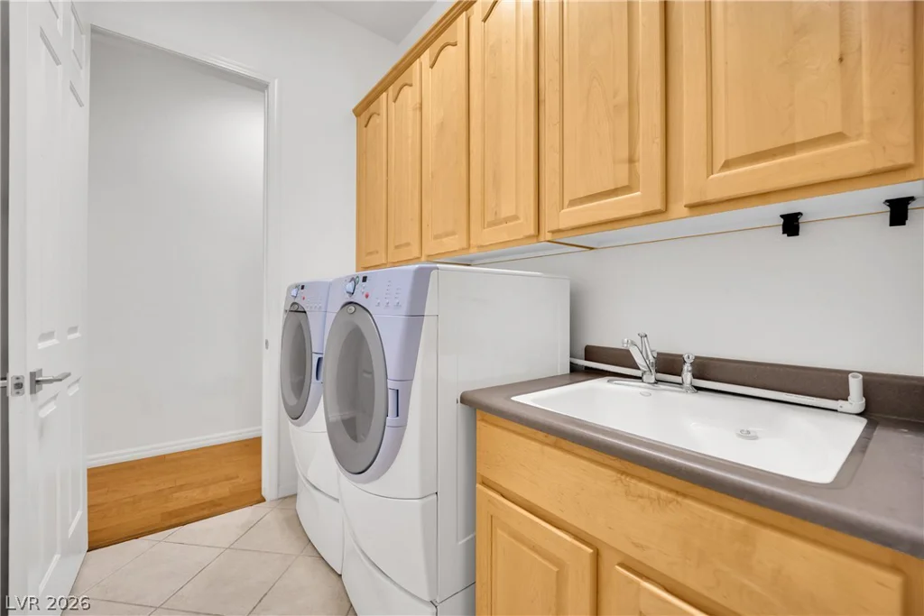 2910 Maffie, Henderson, NV 89052