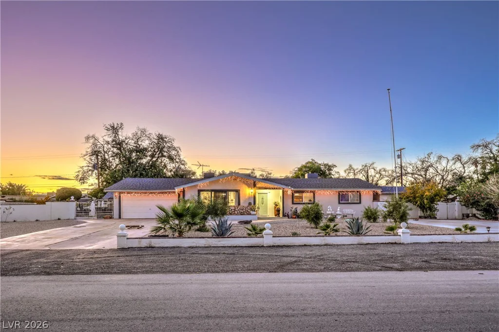 1963 Catalpa, Las Vegas, NV 89108