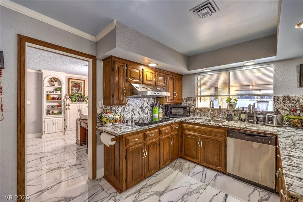 1963 Catalpa, Las Vegas, NV 89108