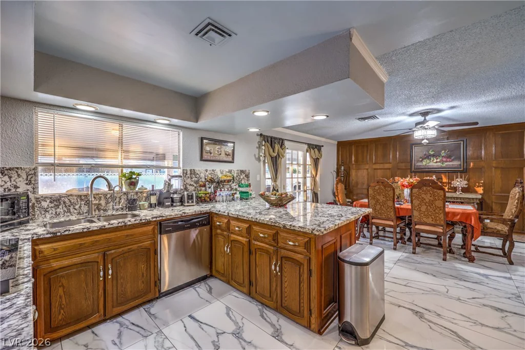 1963 Catalpa, Las Vegas, NV 89108