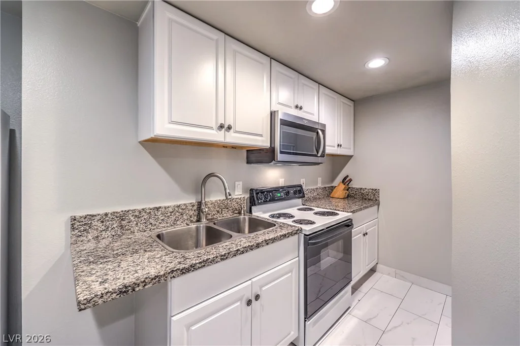 1963 Catalpa, Las Vegas, NV 89108
