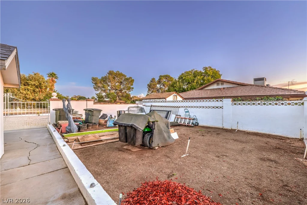 1963 Catalpa, Las Vegas, NV 89108