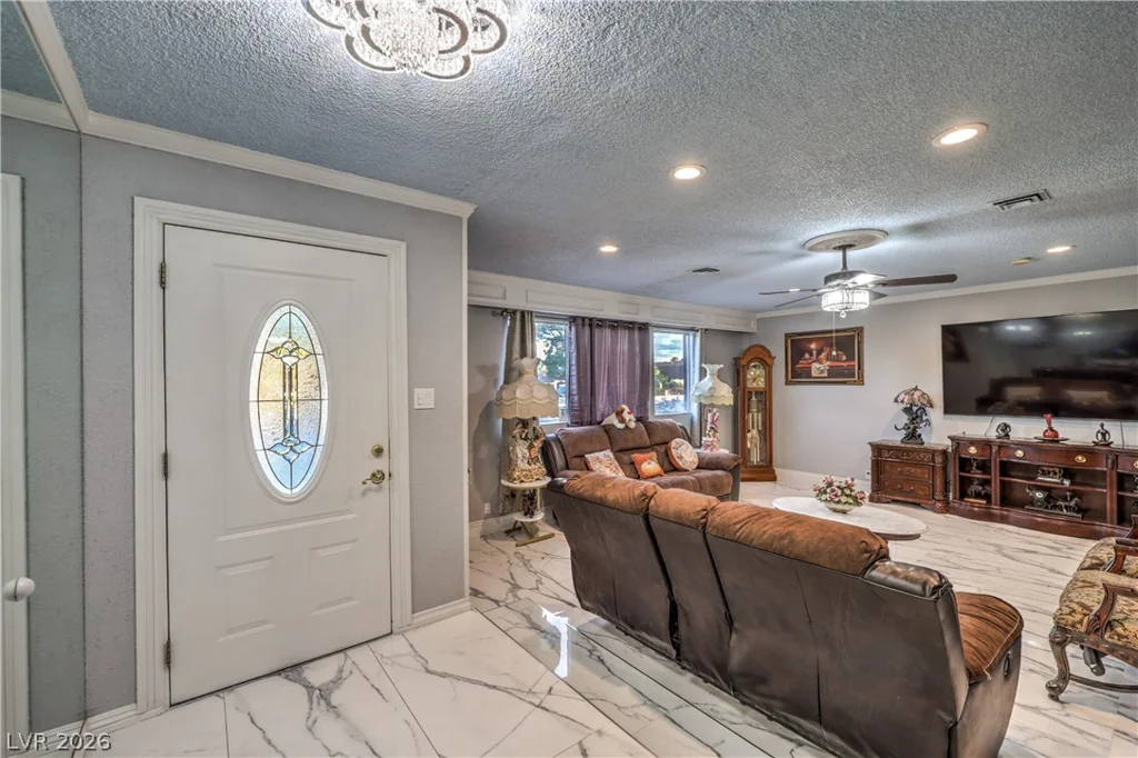 1963 Catalpa, Las Vegas, NV 89108