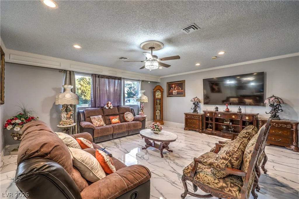 1963 Catalpa, Las Vegas, NV 89108