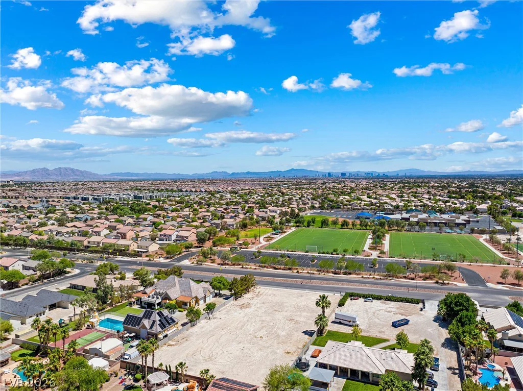 5200 Grand Teton, Las Vegas, NV 89131