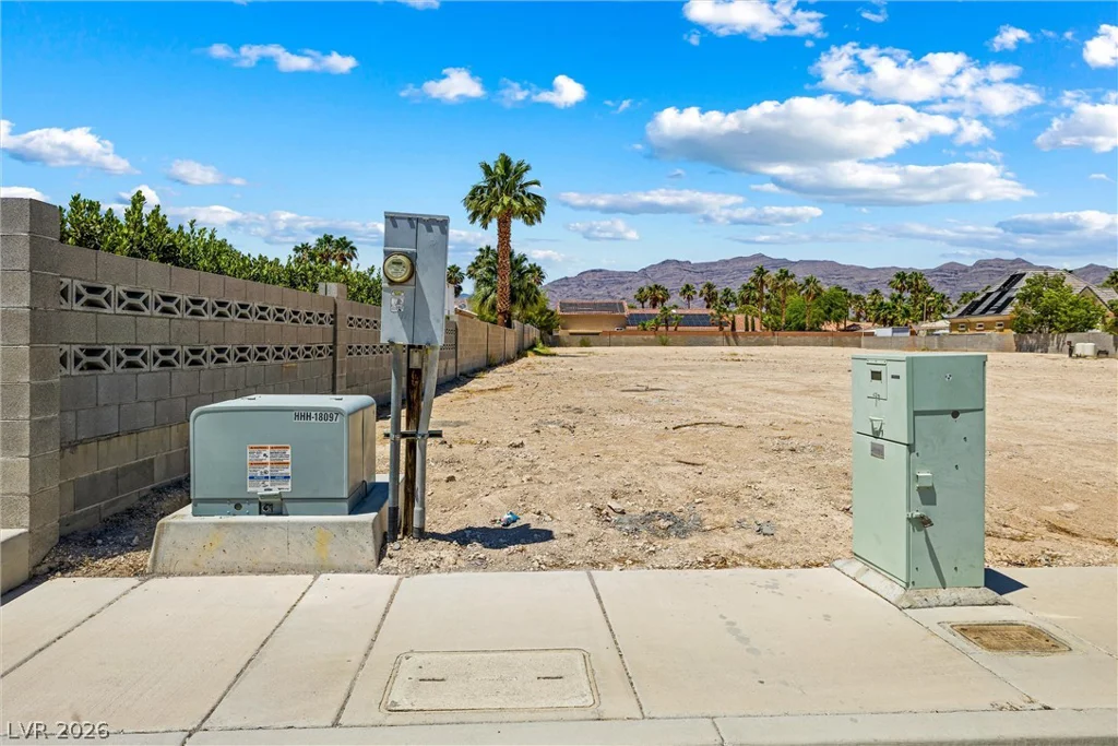 5200 Grand Teton, Las Vegas, NV 89131
