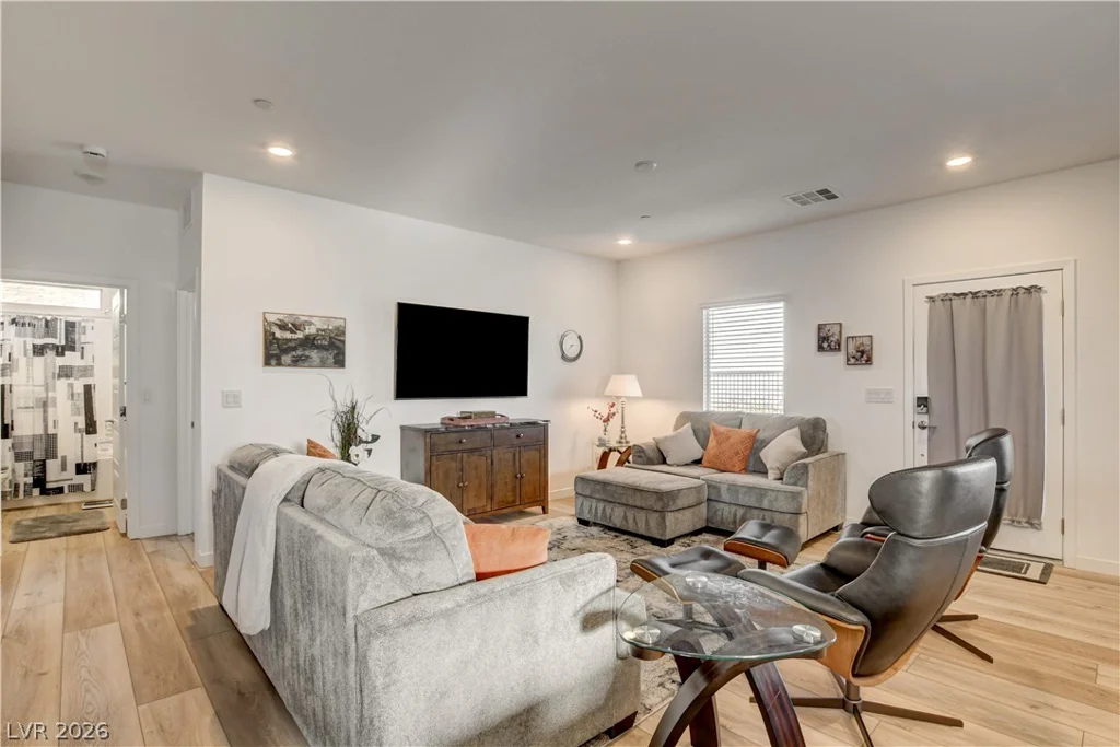 896 Regent Terrace, Las Vegas, NV 89138