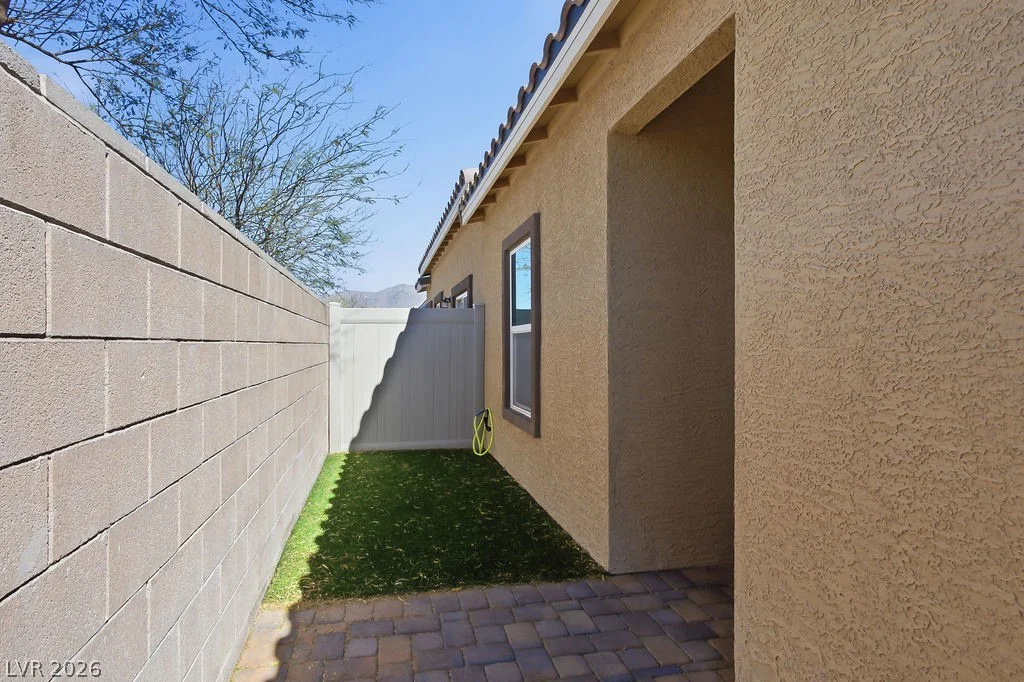 7537 Crested Moon, North Las Vegas, NV 89084