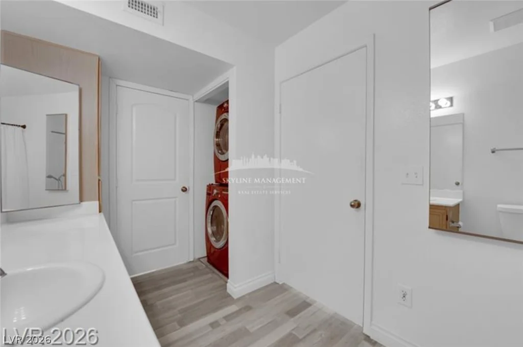 8070 Russell, Las Vegas, NV 89113