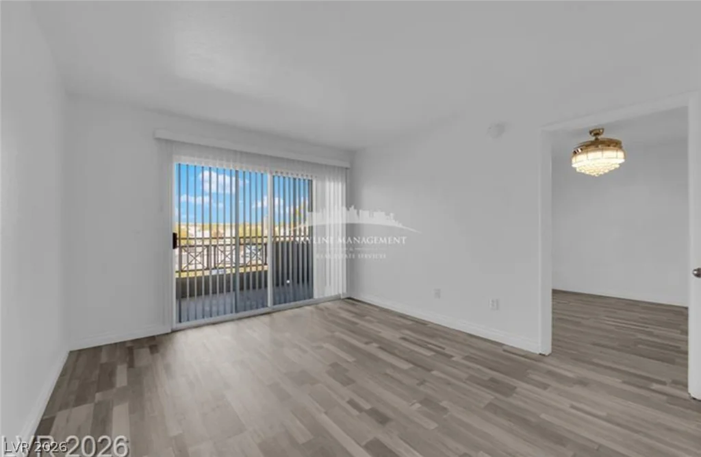 8070 Russell, Las Vegas, NV 89113