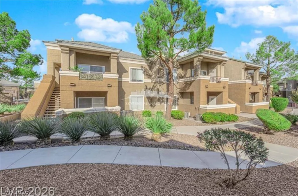 8070 Russell, Las Vegas, NV 89113