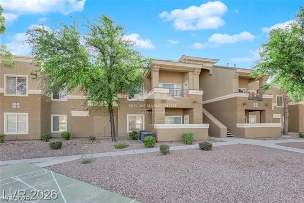 8070 Russell, Las Vegas, NV 89113