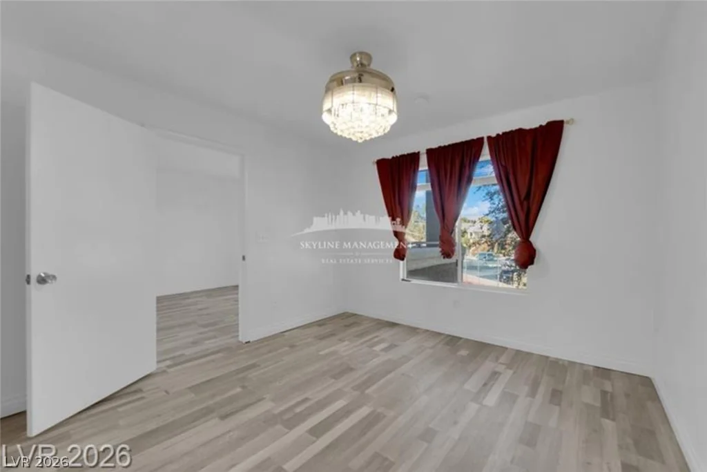 8070 Russell, Las Vegas, NV 89113
