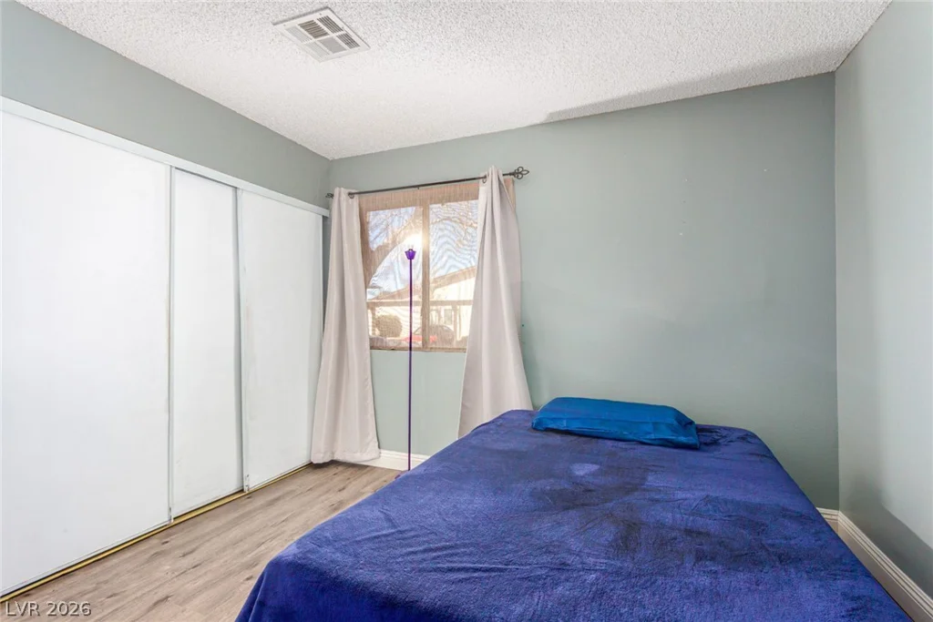5713 Smoke Ranch, Las Vegas, NV 89108