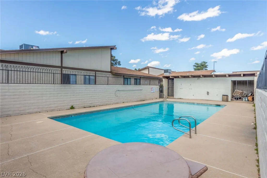 5713 Smoke Ranch, Las Vegas, NV 89108