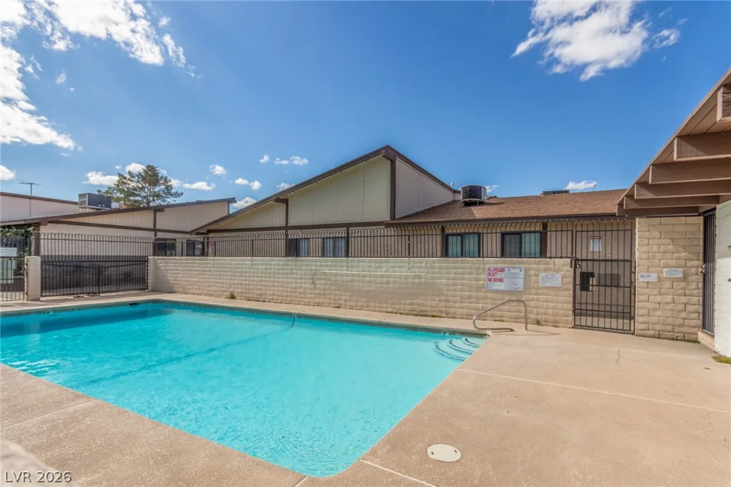 5713 Smoke Ranch, Las Vegas, NV 89108