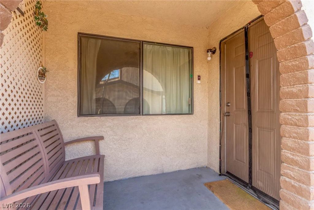 5713 Smoke Ranch, Las Vegas, NV 89108