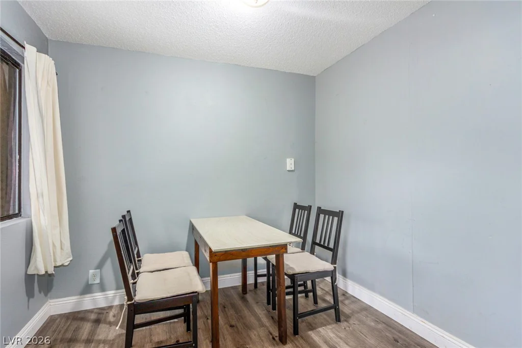 5713 Smoke Ranch, Las Vegas, NV 89108