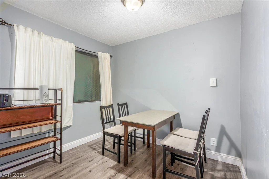 5713 Smoke Ranch, Las Vegas, NV 89108
