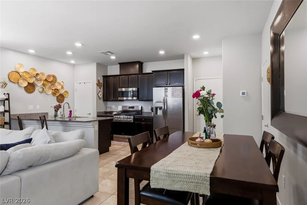 7313 Glistening Star, North Las Vegas, NV 89084