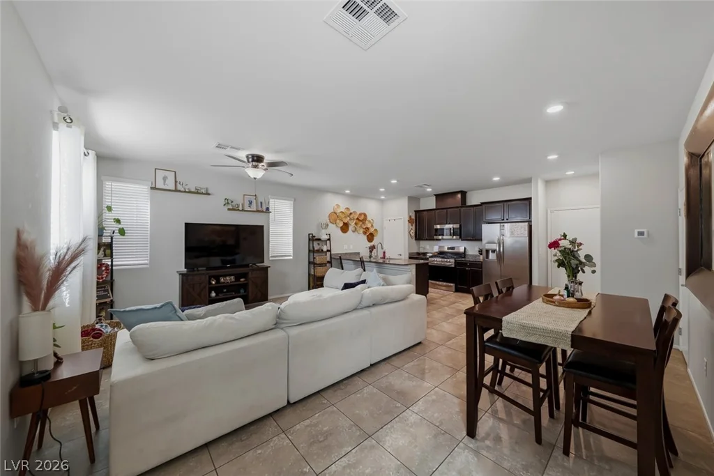 7313 Glistening Star, North Las Vegas, NV 89084