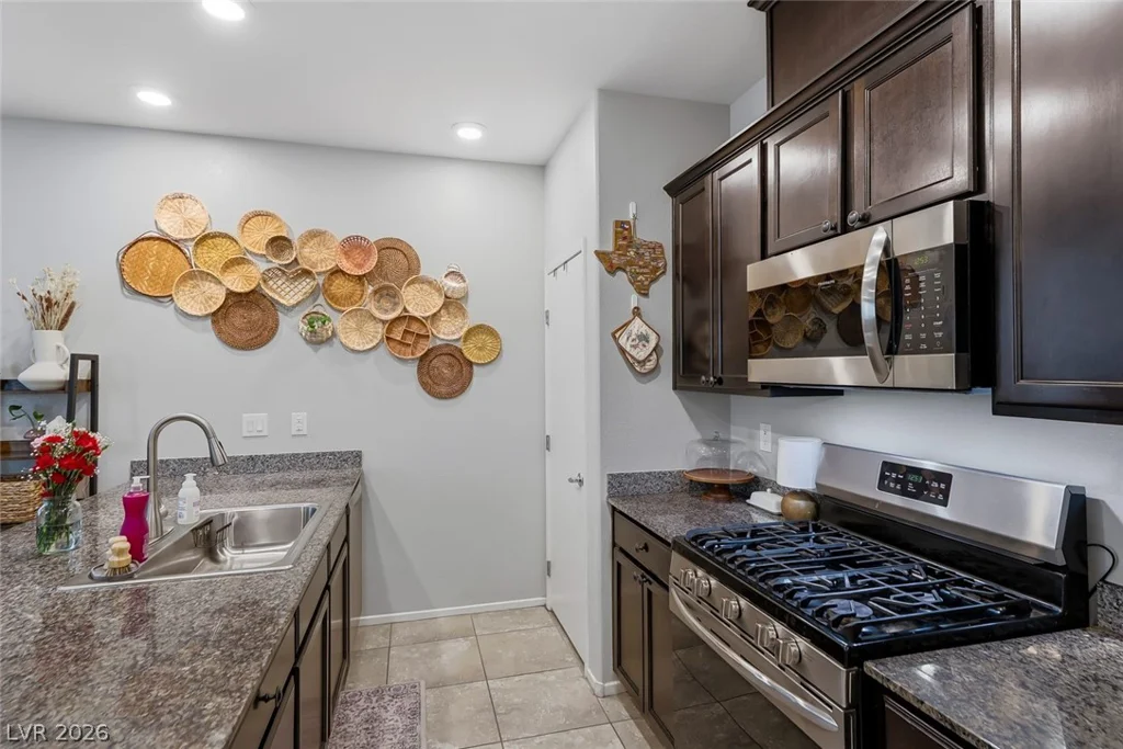 7313 Glistening Star, North Las Vegas, NV 89084