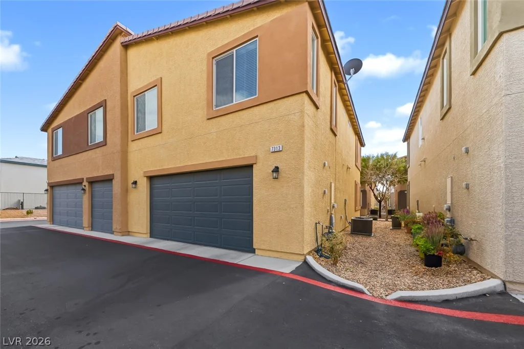 7313 Glistening Star, North Las Vegas, NV 89084