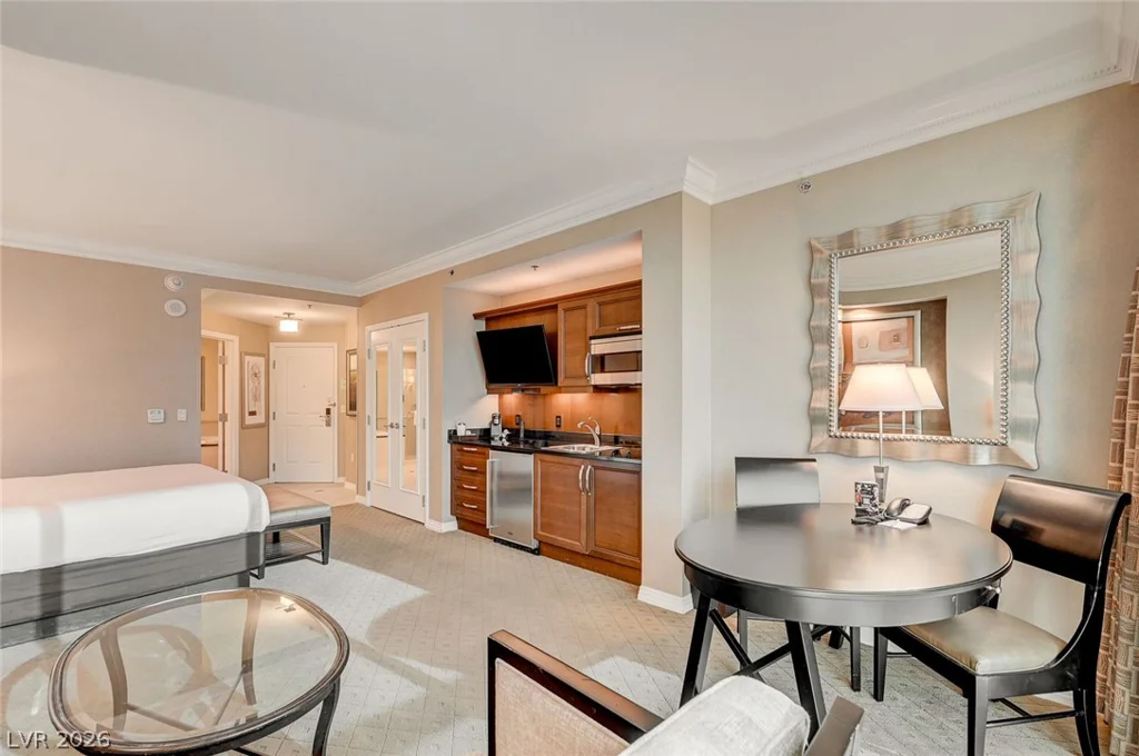 125 Harmon, Las Vegas, NV 89109