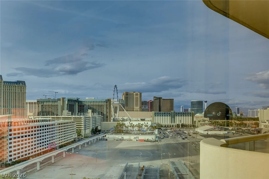 125 Harmon, Las Vegas, NV 89109