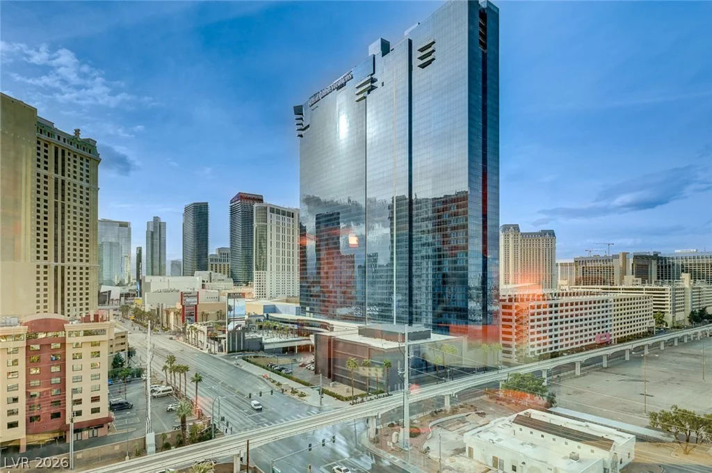 125 Harmon, Las Vegas, NV 89109