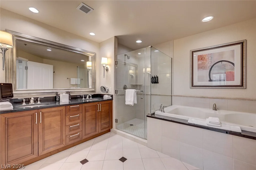 125 Harmon, Las Vegas, NV 89109