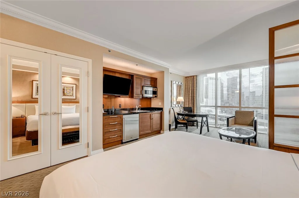 125 Harmon, Las Vegas, NV 89109