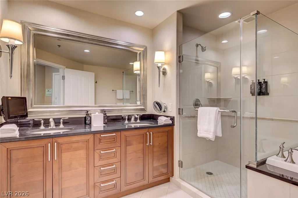 125 Harmon, Las Vegas, NV 89109
