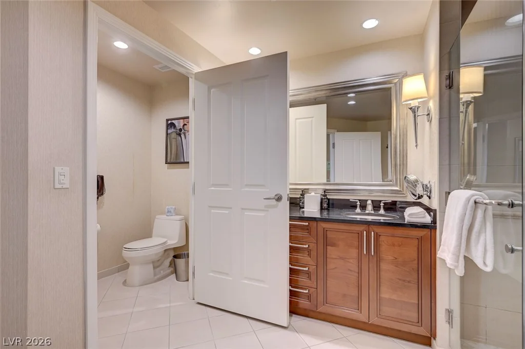 125 Harmon, Las Vegas, NV 89109
