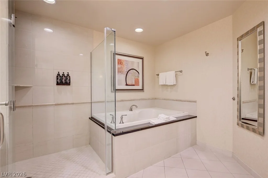125 Harmon, Las Vegas, NV 89109