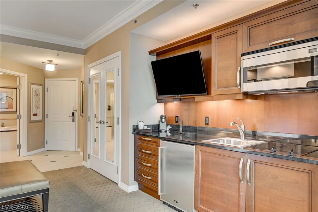 125 Harmon, Las Vegas, NV 89109