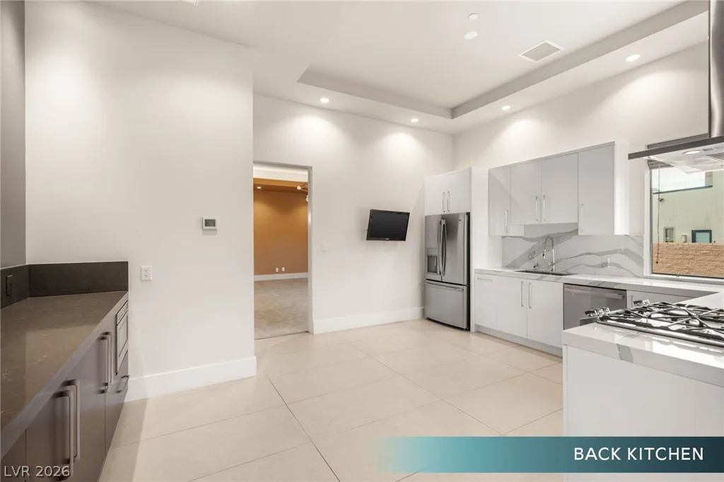 586 Lairmont, Henderson, NV 89012