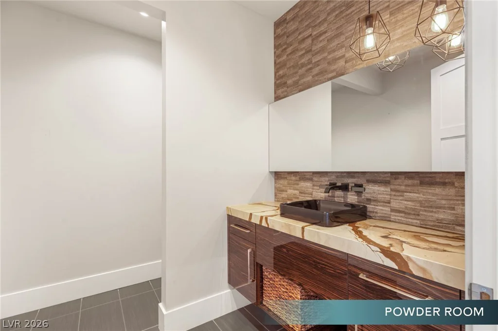 586 Lairmont, Henderson, NV 89012