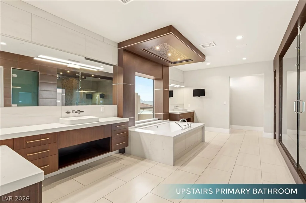 586 Lairmont, Henderson, NV 89012