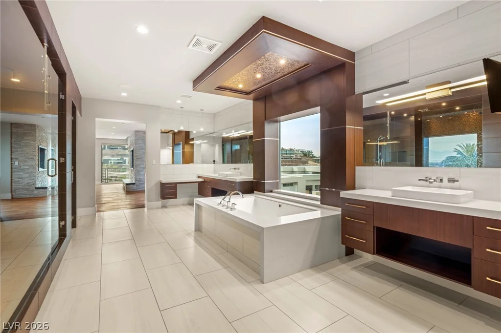 586 Lairmont, Henderson, NV 89012